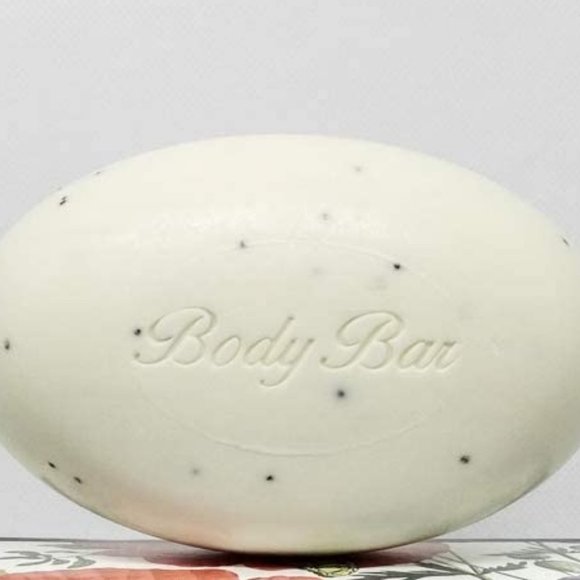 Luxurious Bath Soap Lemon Poppy 340g New - Picture 2 of 3